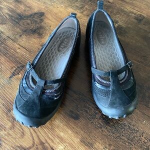 Privo black suede flats